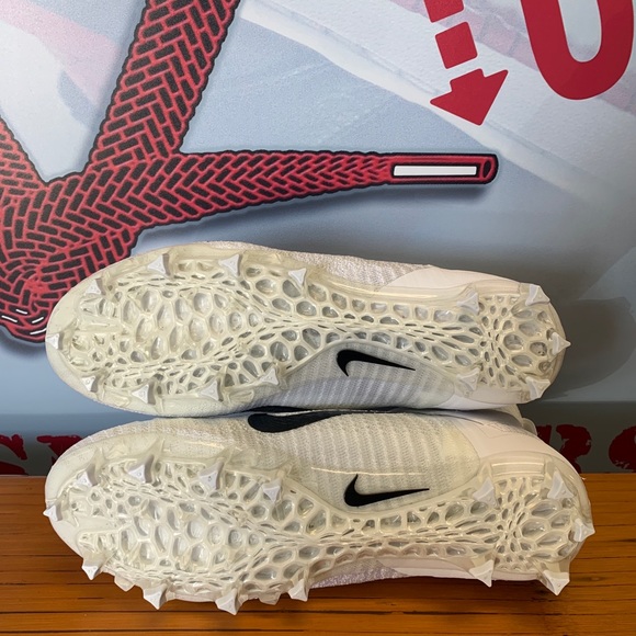 Nike Alpha Menace Elite 2 White Football Mens 13 main image 5